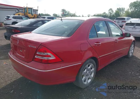 2005 Mercedes-Benz C 240 Luxury 4Matic из США, поврежденный, VIN WDBRF81J45F697008
